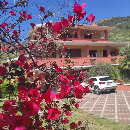 Le Pavoncelle Guest house *